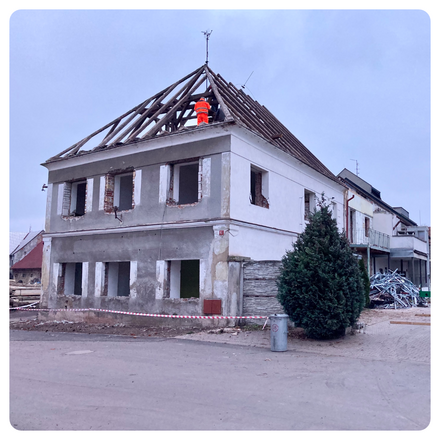 Začala rekonstrukce č. p. 126 v Žirči. V budově budou odlehčovací pobyty pro nemocné.